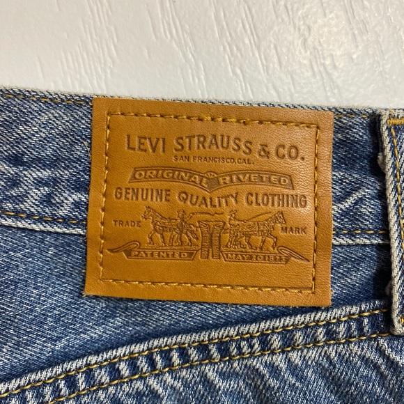 NWOT Levi’s High Loose Flare Ripped Distressed Ultra High Rise Jeans Size 27 - Picture 13 of 16